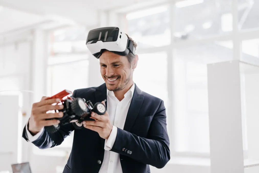 VR glasses looking